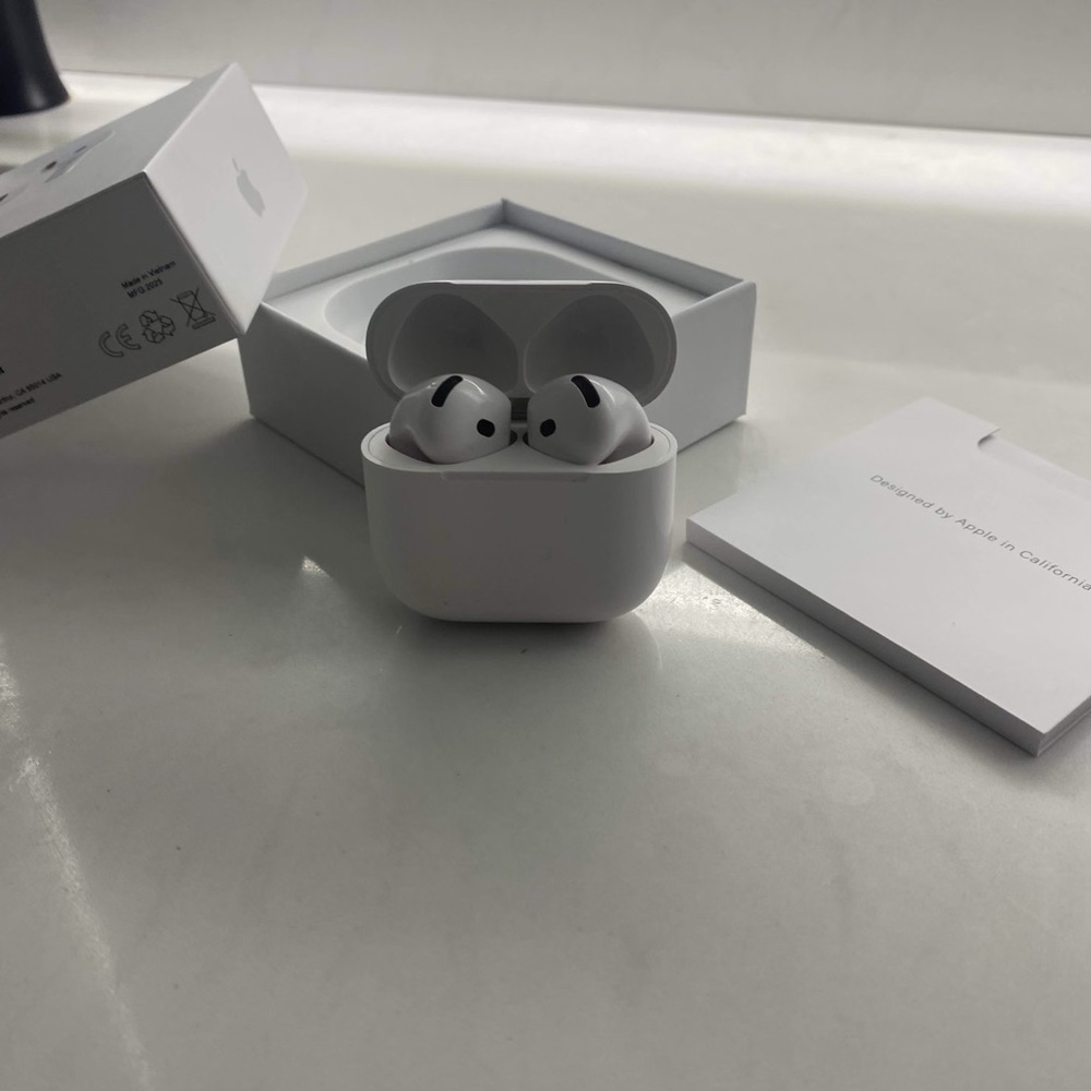 AirPods 4th Gen with ANC - Picture 5 of 5